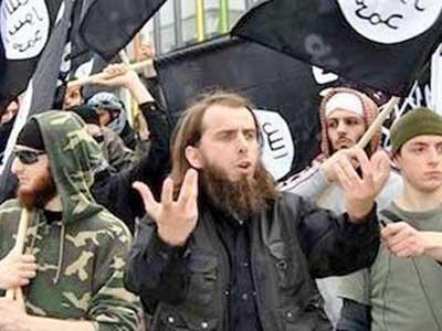اربعة اسباب لانتساب الشباب الى داعش صورة لمقاتلي داعش
